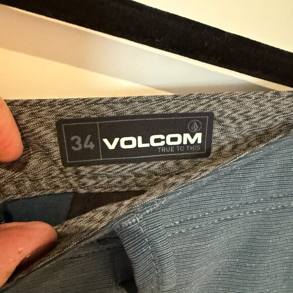 Volcom Men's Shorts - Picture 6 of 7